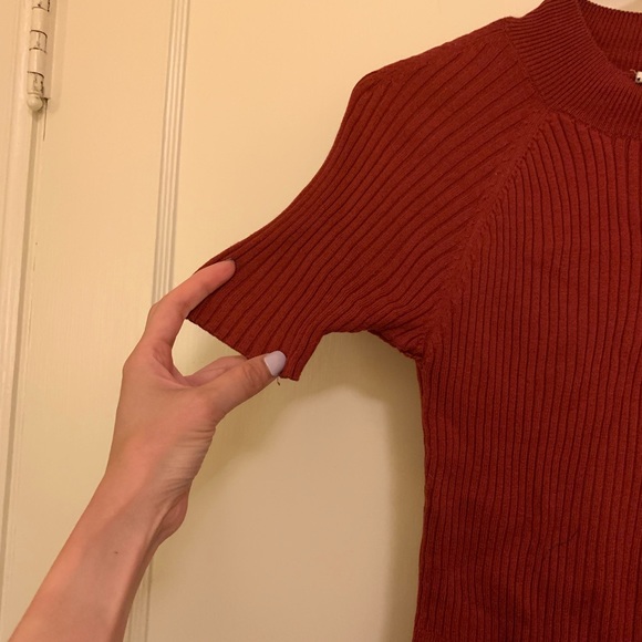 MONKI Ribbed tee/ sweater - Picture 4 of 4